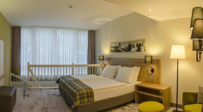 스탠다드 룸 킹사이즈 침대, Holiday Inn Munich Unterhaching, An Ihg
