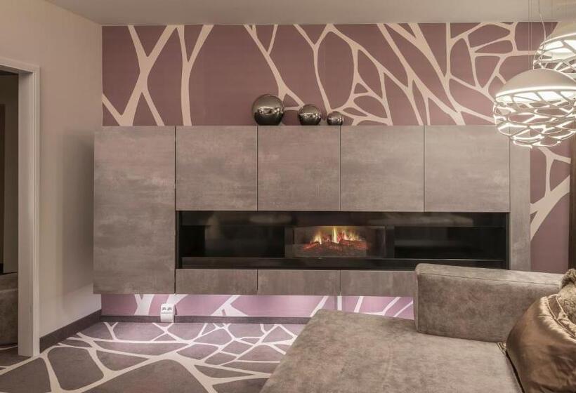 스위트, Holiday Inn Munich Unterhaching, An Ihg
