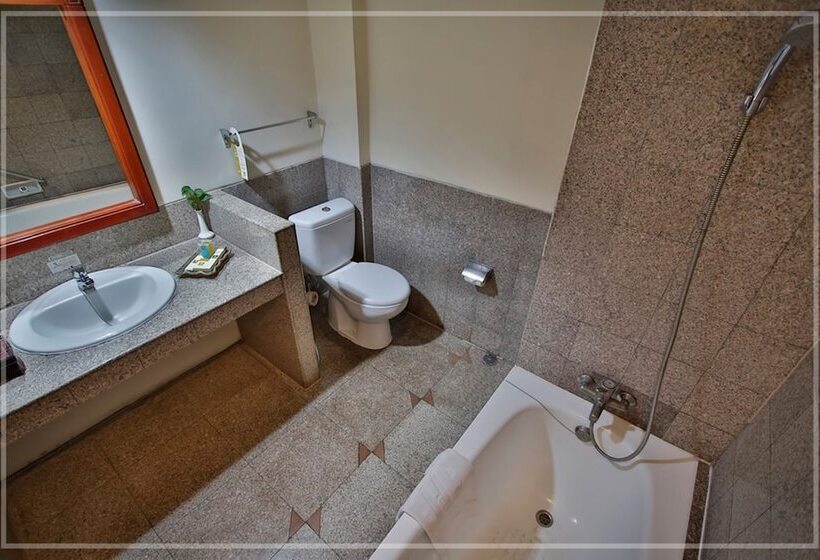 Номер Executive, The Jayakarta Suites Bandung