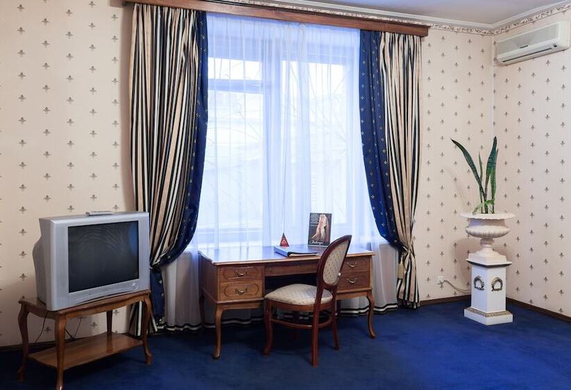 Полулюкс, Legendary Hotel Sovietsky