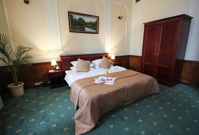 Полулюкс, Legendary Hotel Sovietsky