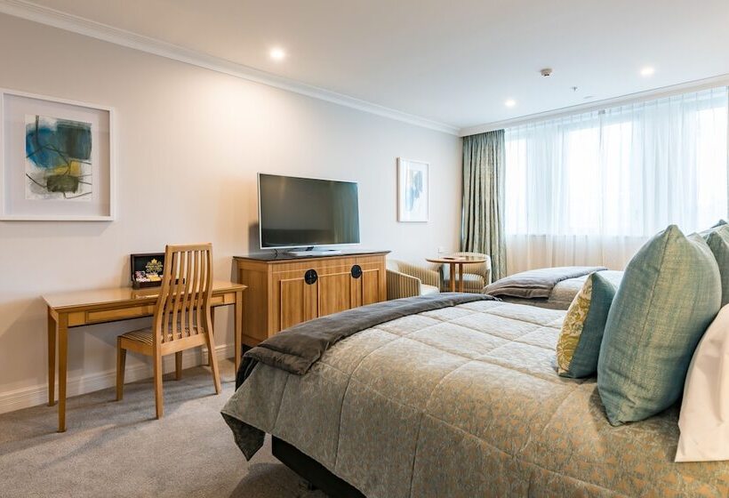 패밀리 스위트, Distinction Christchurch