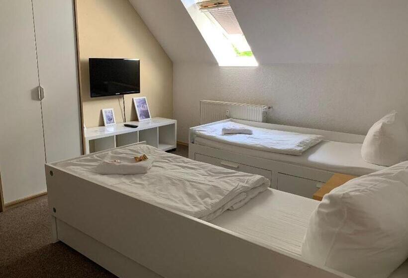 آپارتمان 3 خوابه, City Hotel Pension Brandenburg