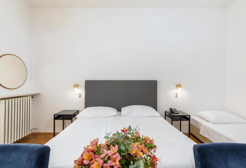 Pokój Rodzinny Widok Morze, Brijuni Rooms Karmen