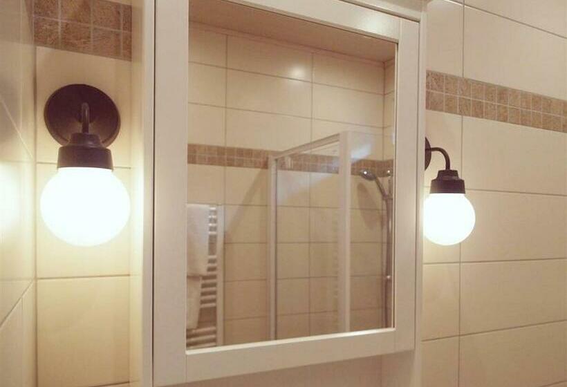 اتاق استاندارد با تخت بزرگ, Huber Panzió