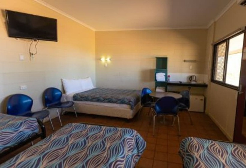 Четырехместный номер эконом класса с общей ванной комнатой, Discovery Resorts   Kings Canyon