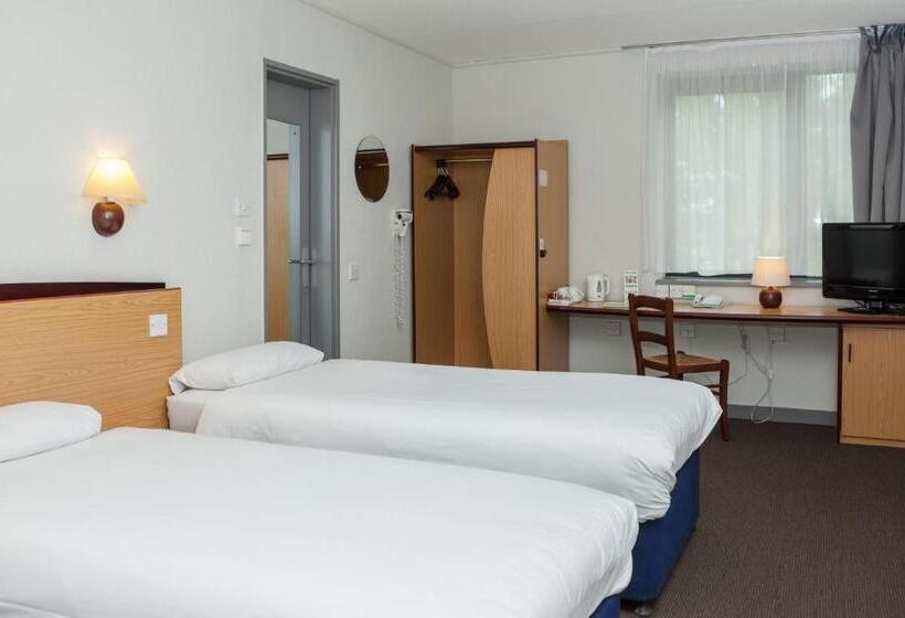 Четырехместный Номер Стандарт, Campanile Hotel Dartford