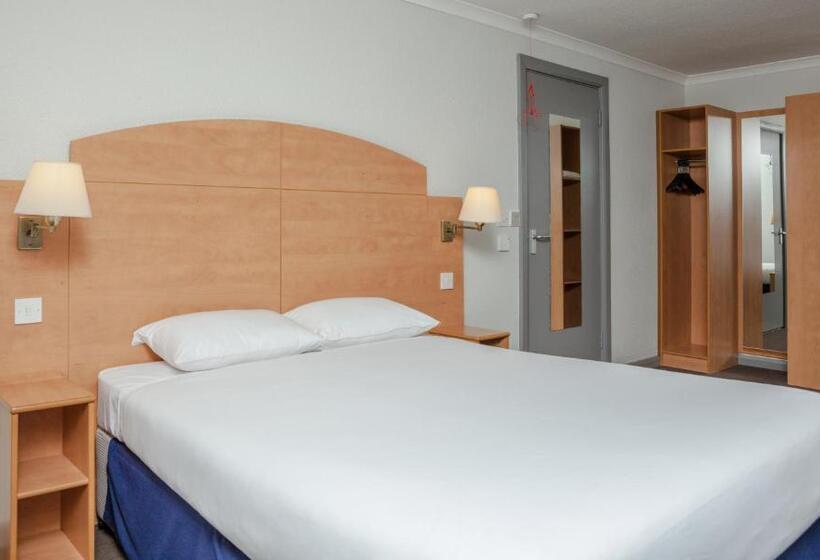 Четырехместный Номер Стандарт, Campanile Hotel Dartford