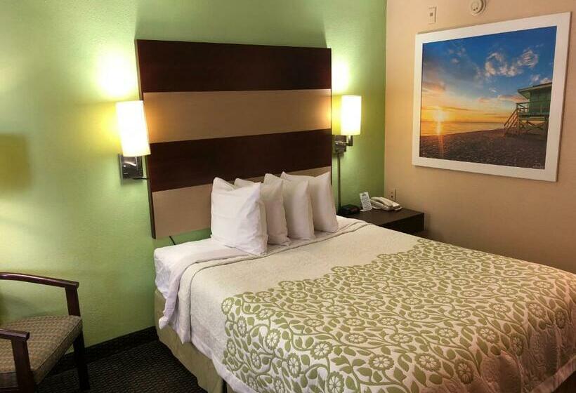 身障者適用スタンダードルーム, Days Inn By Wyndham Bradenton I75