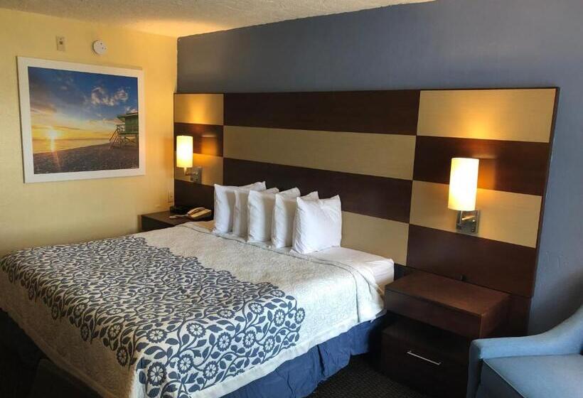 キングサイズベッドのスタンダードルーム, Days Inn By Wyndham Bradenton I75