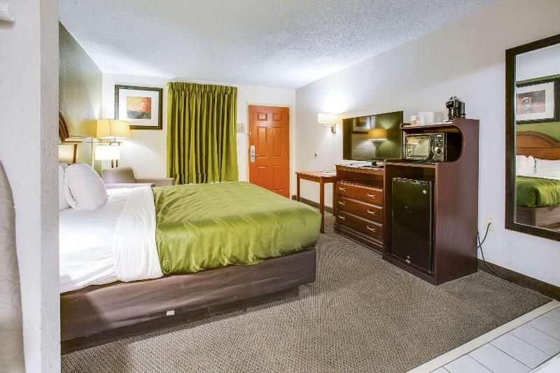 스탠다드 룸 킹사이즈 침대, Quality Inn Oak Grove Fort Campbell