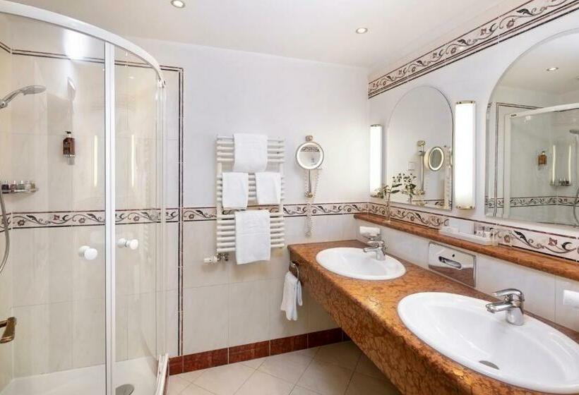 Номер Стандарт с Балконом, Wellness & Genuss Resort   Engel Obertal
