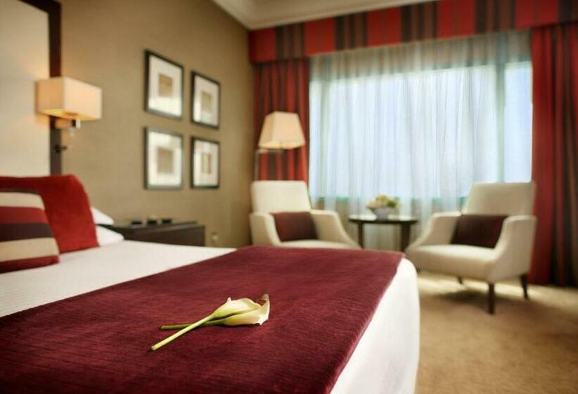Номер Executive Кровать Кинг, Mövenpick Grand Al Bustan