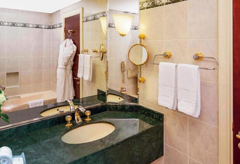 Номер Executive, Mövenpick Grand Al Bustan