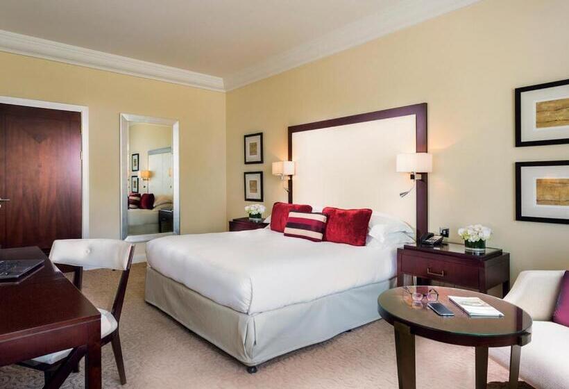 Люкс Повышенной Комфортности, Mövenpick Grand Al Bustan