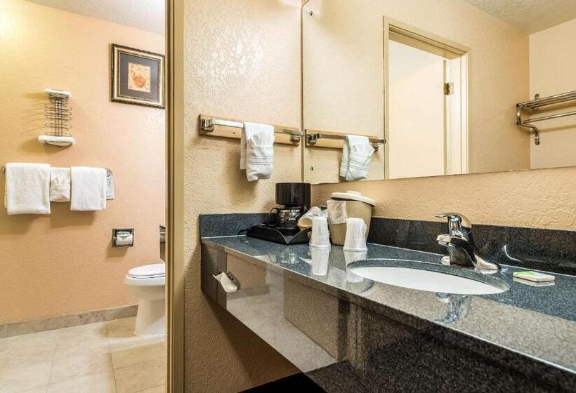 Номер Стандарт Вид на Бассейн, Surestay Hotel By Best Western Wenatchee