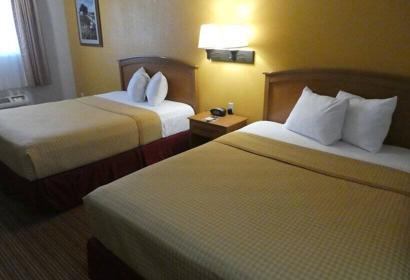 스탠다드 룸 더블 침대 2개, Travelodge By Wyndham Lemoore Near Naval Air Station