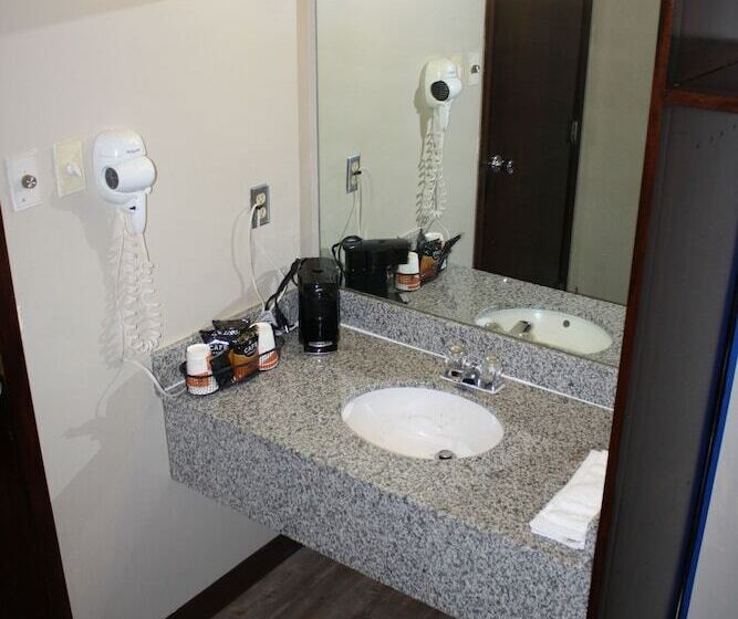 Номер Deluxe, Econo Lodge Salina Scenic Route 89 & I 70
