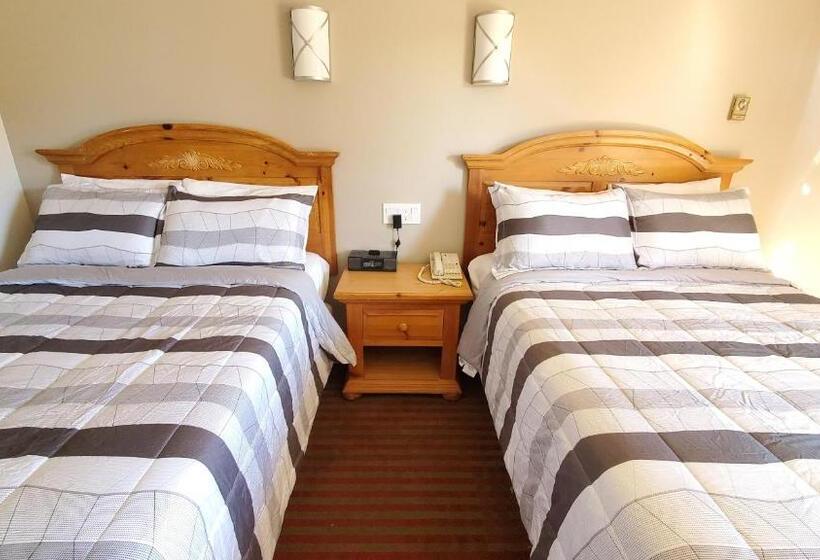 Номер Стандарт 2 Двуспальные Кровати, Knights Inn Colonial Fireside Inn