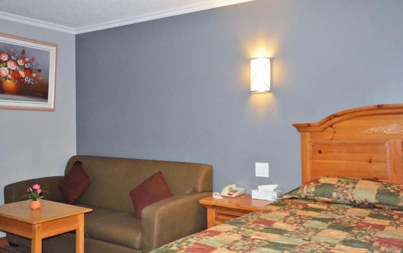 Люкс, Knights Inn Colonial Fireside Inn