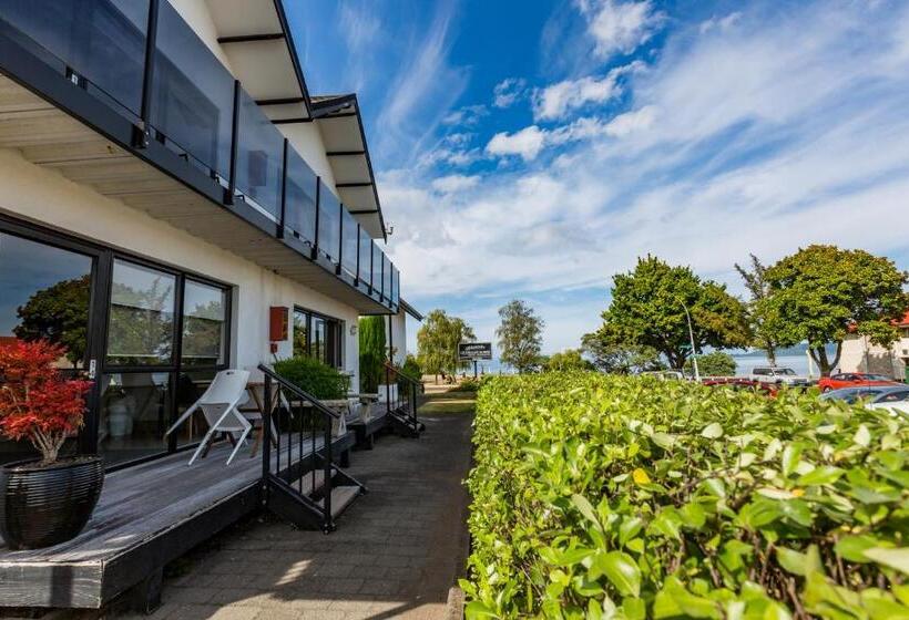 스탠다드 스튜디오, Le Chalet Suisse Motel Taupo