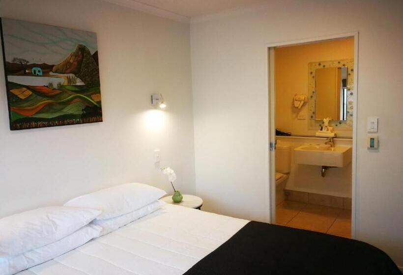 스탠다드 스튜디오, Le Chalet Suisse Motel Taupo