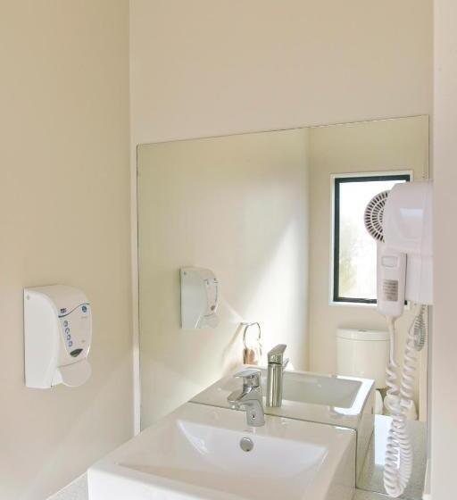 1 Bedroom Premium Apartment Lake View, Le Chalet Suisse Motel Taupo