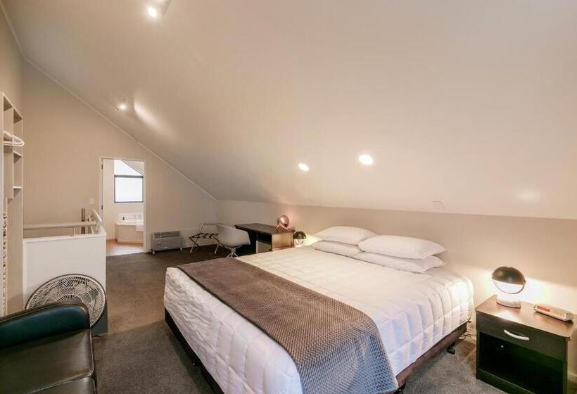 1 Bedroom Premium Apartment Lake View, Le Chalet Suisse Motel Taupo