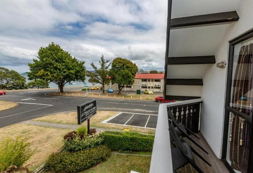 2 Bedroom Premium Apartment Lake View, Le Chalet Suisse Motel Taupo