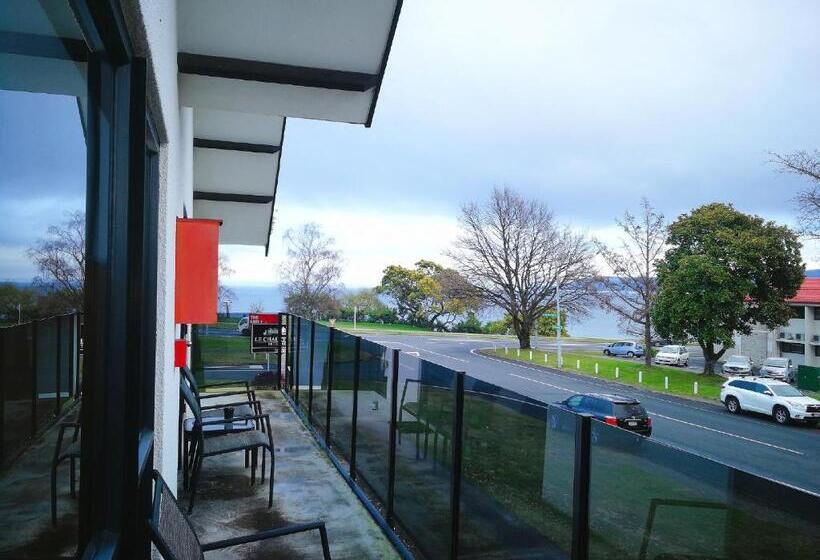 스탠다드 스튜디오, Le Chalet Suisse Motel Taupo
