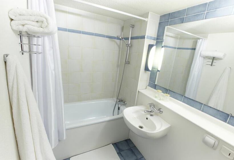 Номер Стандарт, Campanile Paris Ouest  Gennevilliers Port