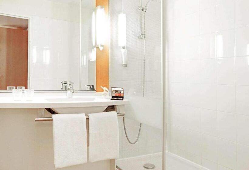 Номер Стандарт Трехместный, Ibis Marne La Vallée Noisy