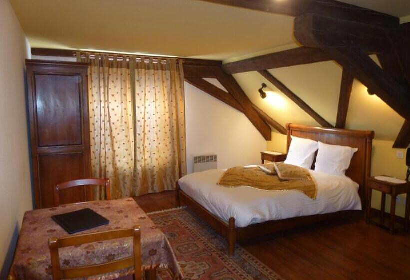 Студия Стандарт, La Cour Du Bailli Suites & Spa