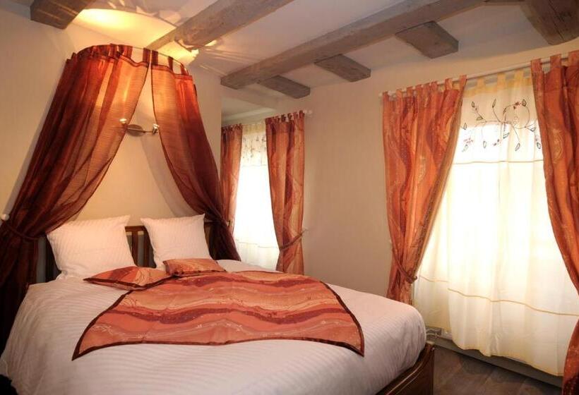 Номер Стандарт, La Cour Du Bailli Suites & Spa