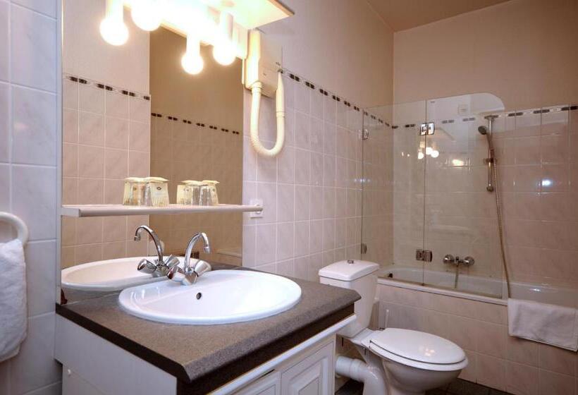 Студия Стандарт, La Cour Du Bailli Suites & Spa