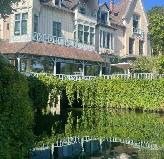 Полулюкс, Le Moulin De Connelles