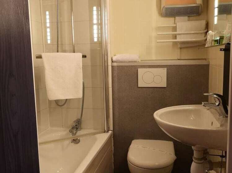 Номер Стандарт, Logis Hôtel   Le Relais Du Parisis
