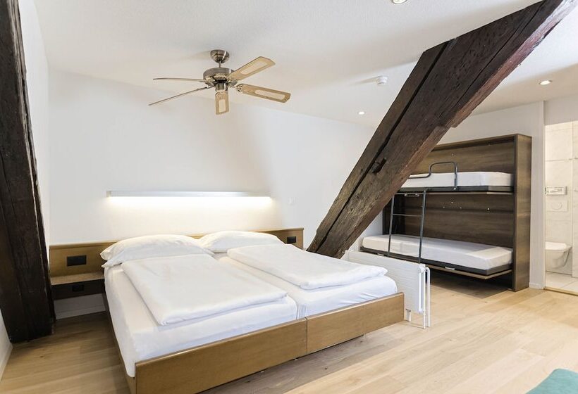 四人标准间, Roesli Guest House