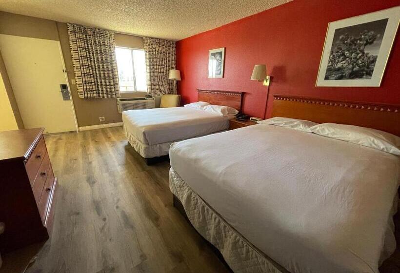 Номер Стандарт с Кухней, Travelodge By Wyndham Imperial   El Centro
