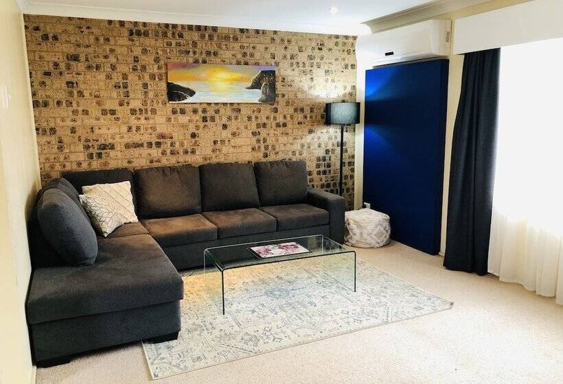 2 베드룸 이그제큐티브 아파트, Avaleen Lodge Motor Inn