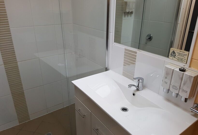 家庭间, Y Motels Rockhampton