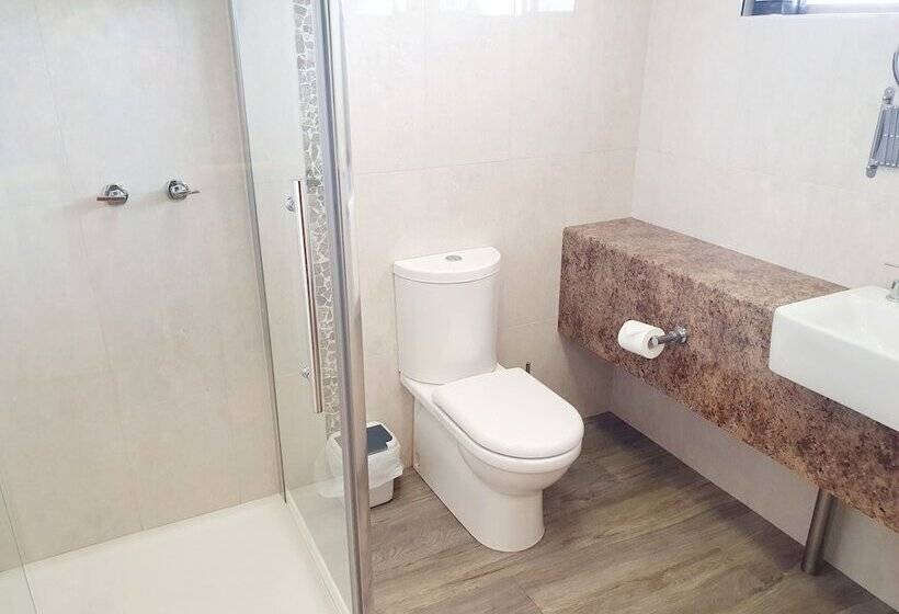 수피리어 스튜디오, Addison Motor Inn