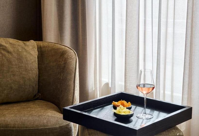 带大床的豪华间, Keizershof Hotel Aalst