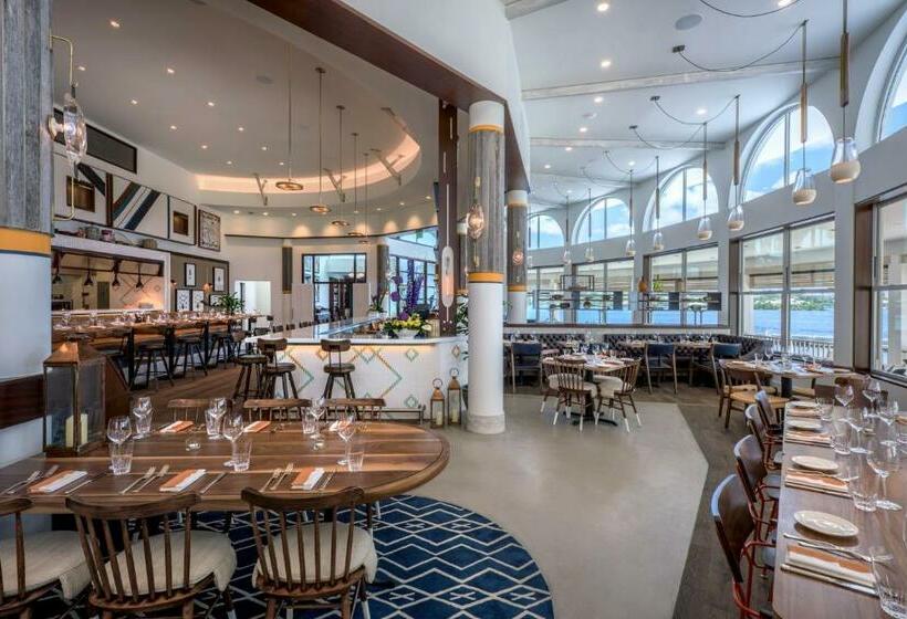 带2个双人床的标准工作室, Hamilton Princess & Beach Club  A Fairmont Managed