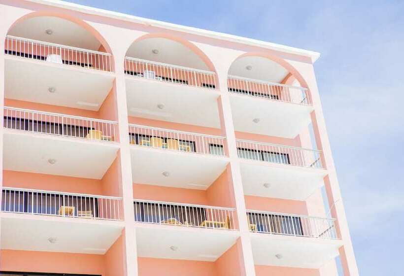 带2个双人床的标准工作室, Hamilton Princess & Beach Club  A Fairmont Managed