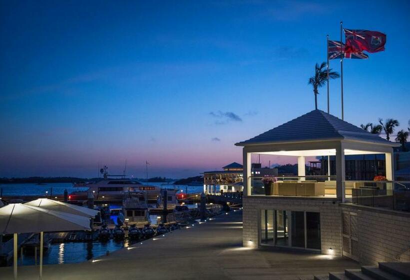 带大床的标准间, Hamilton Princess & Beach Club  A Fairmont Managed