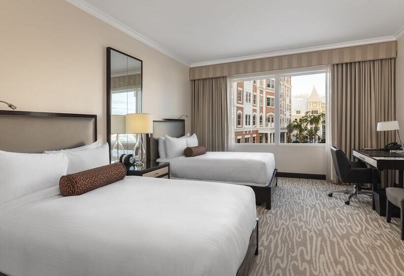 带2个双人床的标准工作室, Hamilton Princess & Beach Club  A Fairmont Managed