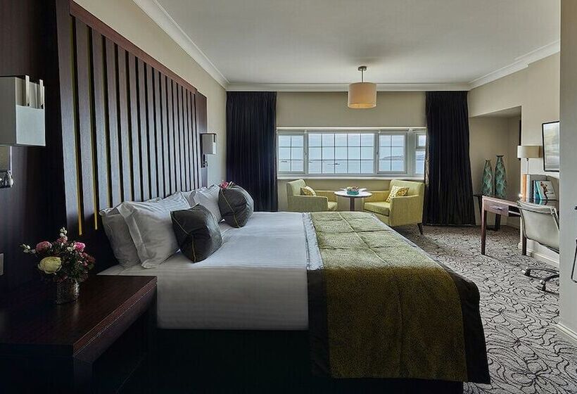 Номер Deluxe Вид на Море, Grand Jersey Hotel And Spa