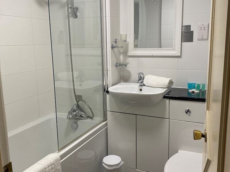 Номер Стандарт, Best Western Frodsham Forest Hills