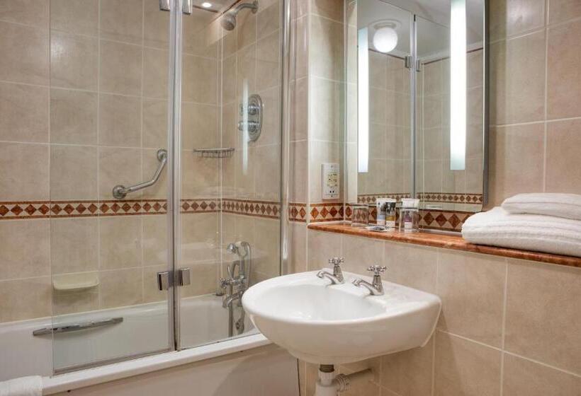 Классический Номер, Mercure Winchester Wessex